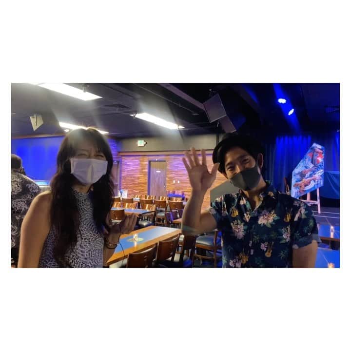 荒川れん子のインスタグラム：「Check out @bluenotehawaii virtual live on Saturday June 13th at 6pm HST🏝(Sunday, 6/14 13:00 in Japan time🇯🇵)!! THE MANA MUSIC STRING QUARTET featuring JOSHUA NAKAZAWA & JAKE SHIMABUKURO is super amazing!!!!!!✨ ブルーノートハワイで行われたジェイク・シマブクロとカルテットがコラボしたバーチャルライブ収録へお邪魔しました🎵泣けるほど素晴らしかったので是非チェックしてみてください✨日本時間6/14(日)13:00から @bluenotehawaii か @hawaiinewsnow のFacebookページから観られるそうです😉 . あれ？なんだか久しぶりのポストになってしまった😳 おでこの傷は見逃してください😅 . . #hawaii #waikiki #bluenote #virtual #live #music #lovehawaii #travel #luckywelivehawaii #hawaiilife #lifeisajourney #hawaiistagram #instahawaii #ukulele #stayhome #ハワイ #ワイキキ #ハワイ生活 #ハワイ好き #日々の暮らし #音楽 #ウクレレ#妄想ハワイ #ライブ #頑張れハワイ #アナウンサー #ハワイから #今日のハワイ #荒川れん子  #ハワれん」