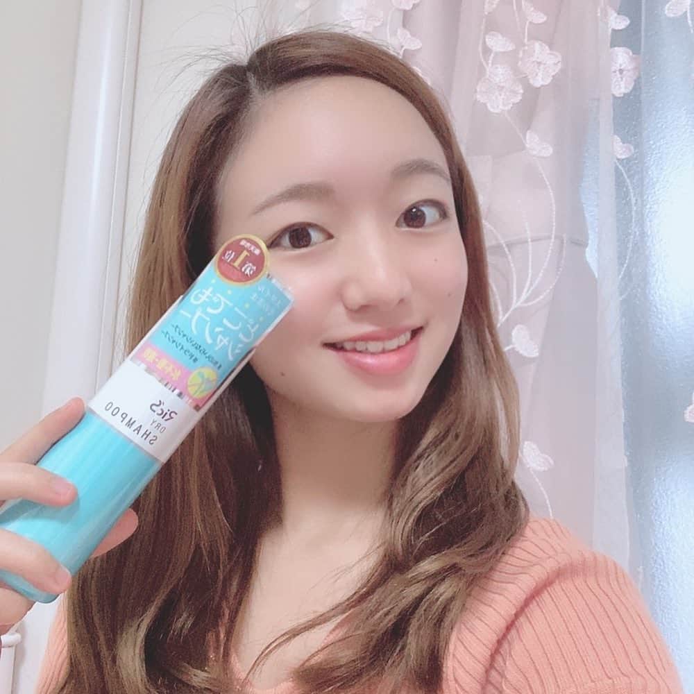 戸加里実玲さんのインスタグラム写真 - (戸加里実玲Instagram)「みなさんお久しぶりです☘ * * 今回、私の大好きな芸人さんである吉本新喜劇のけっけちゃんこと松浦景子さんのコラボ企画でRic's様よりドライシャンプーを頂きました😊 * ずっと気になっていたのでとても嬉しいです✲*ﾟ * * 香りはシトラスでスッキリ！ 使い心地もスプレータイプで簡単に使えてとてもさっぱりします✨ * * これからの季節に大活躍しそうです!! * 皆さんも是非お試しください♡ * * Ric's様、ありがとうございます  @rics_official  #リックス #ドライシャンプー #水のいらないシャンプー #どこでもシャンプ― @pinkpinks13」6月13日 15時32分 - 3mire0
