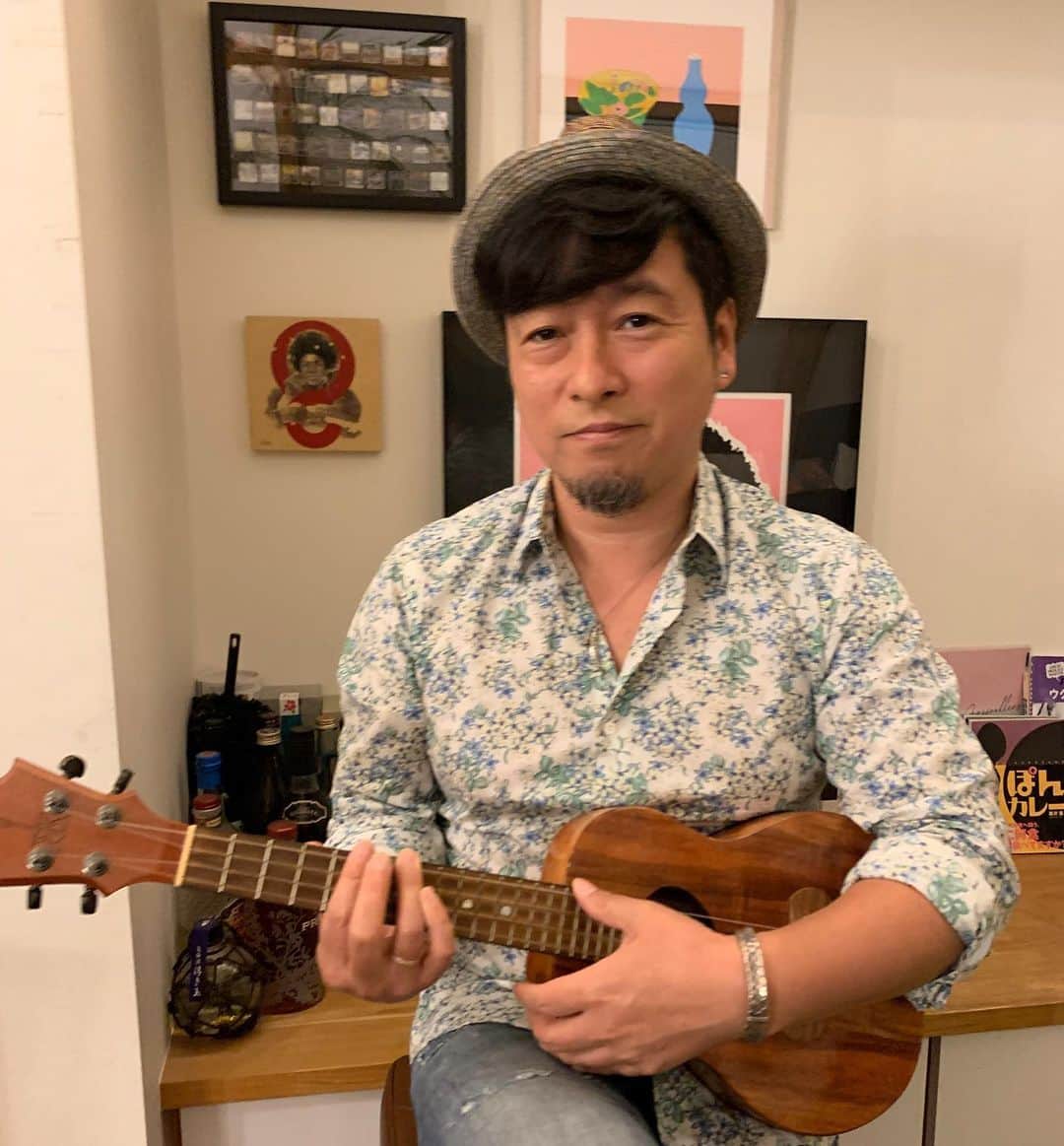 のインスタグラム：「今日はこんなカッコ。 #おうちからハーモニーを #ゴスペラーズ #黒沢薫 #music #soul #rb #singer #lovelife #instagood #twitter #IGTV」