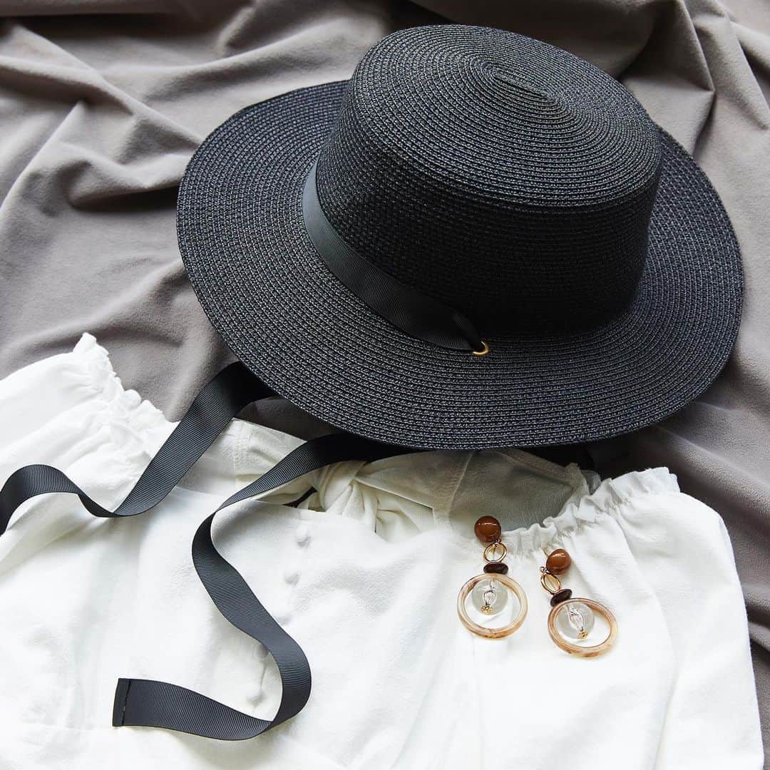 WEGOさんのインスタグラム写真 - (WEGOInstagram)「ㅤㅤㅤㅤㅤㅤㅤㅤㅤㅤㅤㅤㅤ ✔︎suede ribbon paper hat ¥2,199(tax in) color:off white/beige size:F ㅤㅤㅤㅤㅤㅤㅤㅤㅤㅤㅤㅤㅤㅤ #WEGO #ウィゴー #spring #summer #fashion #ladies #レディース #hat #ハット #suede #スエード #ribbon #リボン #paperhat #ペーパーハット」6月13日 15時50分 - wego_official