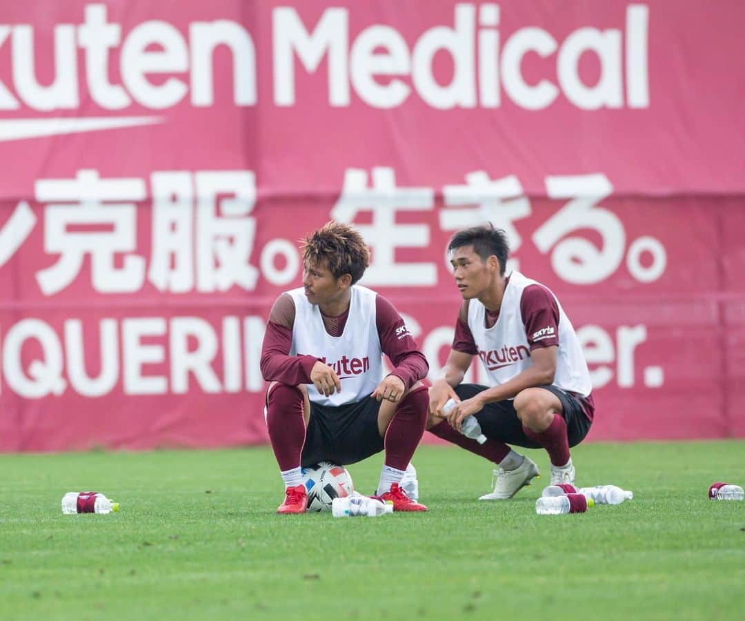ヴィッセル神戸さんのインスタグラム写真 - (ヴィッセル神戸Instagram)「We Are Kobe! 🔴⚪️ .  #vissel #visselkobe #ヴィッセル #ヴィッセル神戸 #Kobe #神戸 #WeAreKobe #KobeForeverForward #一致団結 #JLeague #Jリーグ」6月13日 16時04分 - visselkobe