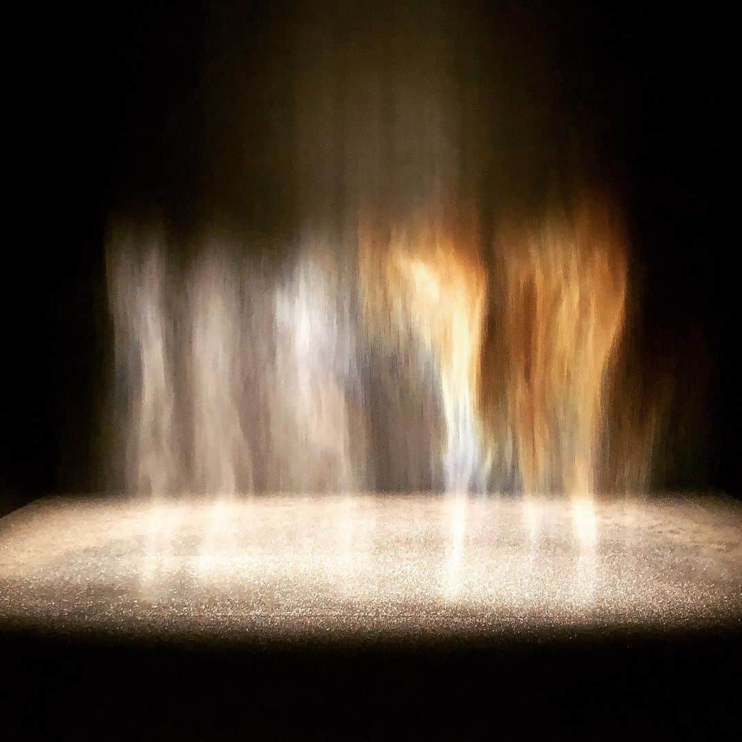 西山由のインスタグラム：「“ Beauty “ par Olafur Eliasson.」