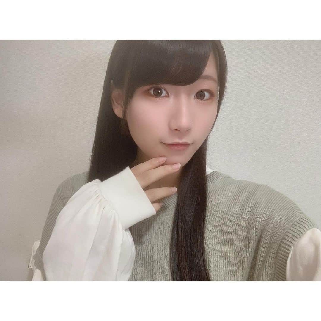 衛藤愛祐美のインスタグラム：「． なんだかとてもお久しぶりです＼(　´ω`　)／ 気が付いたら時がすごく経っていました。 わたしは元気です💪 またインスタの方をちょこちょこ更新していこうと思いますのでよろしくお願いします( ᐛ )و✨ ．」