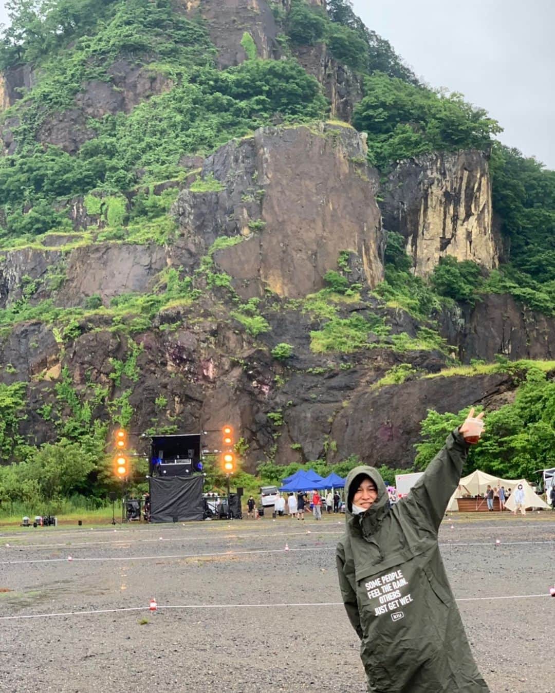 DE DE MOUSEのインスタグラム：「‪岩船山中腹採石場跡です‬ ‪音出てるだけでめっちゃたのしい‬  #dédémouse #dedemouse #電電鼠 #デデマウス #ドライブインフェス」
