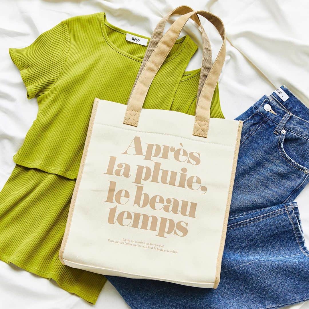 WEGOさんのインスタグラム写真 - (WEGOInstagram)「ㅤㅤㅤㅤㅤㅤㅤㅤㅤㅤㅤㅤㅤ ✔︎piping canvas logo tote bag ¥3,299(tax in) size:F ㅤㅤㅤㅤㅤㅤㅤㅤㅤㅤㅤㅤㅤ フチのパイピングデザインがポイントになったトートバッグ。 幅広いテイストのコーデと相性抜群で服装を選ばず合わせられるおすすめアイテム◎ ㅤㅤㅤㅤㅤㅤㅤㅤㅤㅤㅤㅤㅤㅤㅤㅤㅤㅤ #WEGO #ウィゴー #spring #summer #fashion #ladies #レディース #リブTシャツ #デザイントップス #カットソー #Tシャツ #デニム #デニムパンツ #デニムコーデ #トートバッグ #キャンバストート #tshirt #rib #denim #denimpants #totebag」6月13日 17時10分 - wego_official