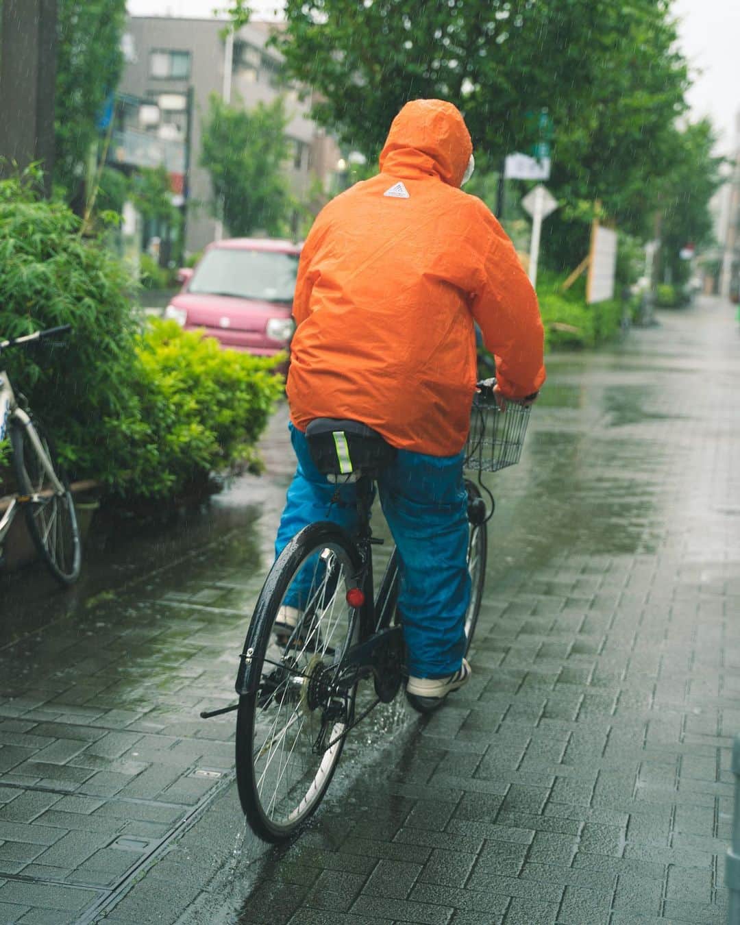 yukiのインスタグラム：「雨の五本木」