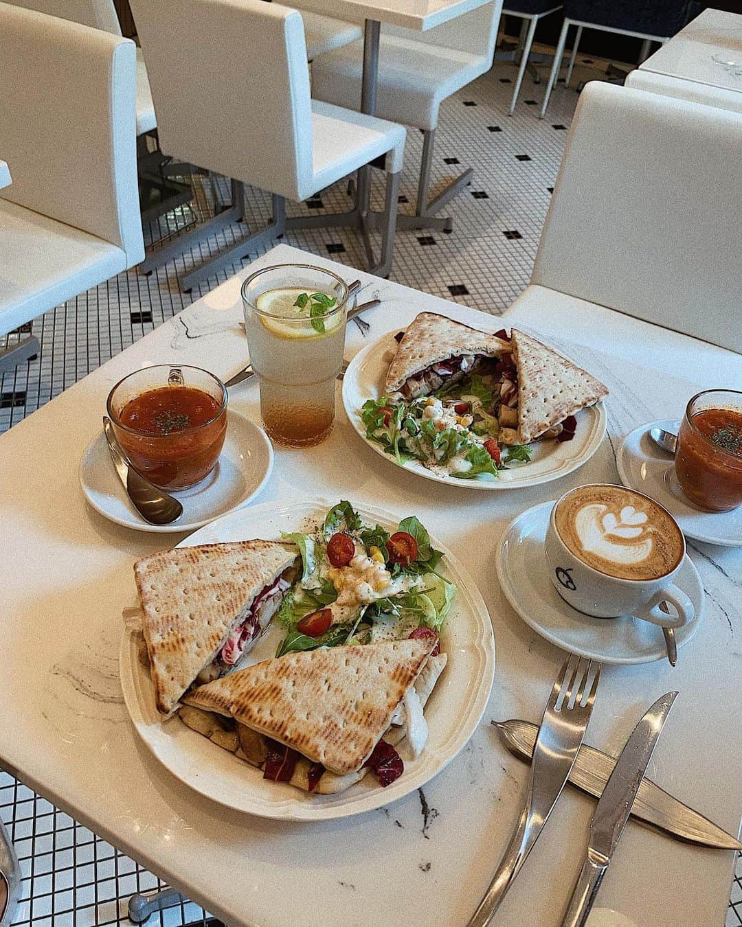 草野春香のグルメインスタ