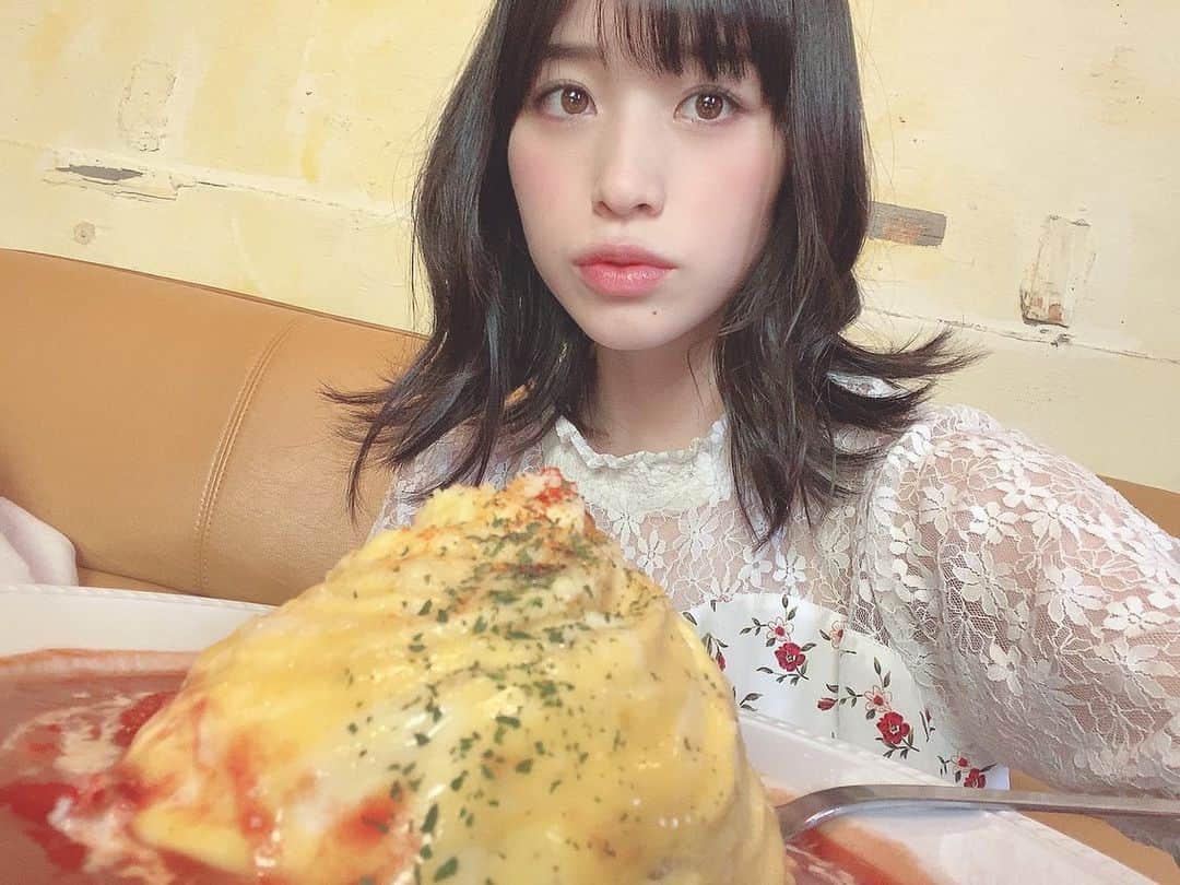 仙石みなみのインスタグラム：「. 🍴 下北沢のチーズオムライス トロトロだった〜♡ . #shimokitazawa #オムライス#tomato #cafe #yummy」