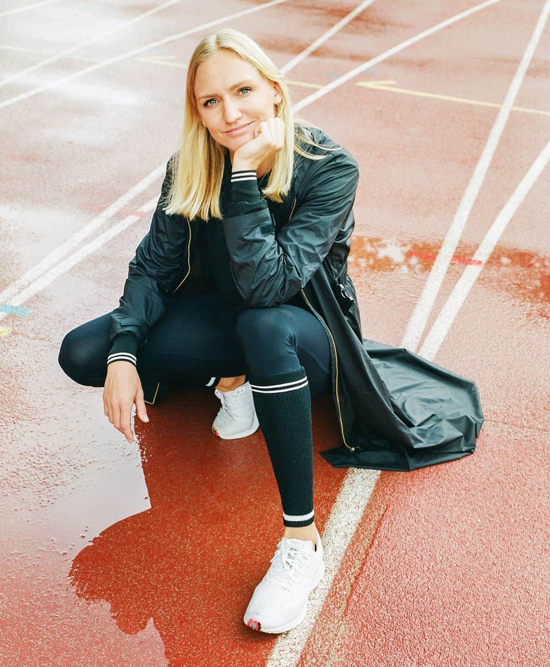 ハンネ・クレスのインスタグラム：「“Ik een pitbull?” ‘Een pitbull, zei hij dat echt? Nee, ik ben toch meer het zachte, emotionele type. Ik hoor vaak van mijn coach: je moet positief blijven! En ik ben het daarmee eens, maar ook negatieve emoties moet je soms even aanvaarden, denk ik.’ Vandaag in @destandaardmagazine 🖊 @dorienknockaert 📷 @evadonckers」
