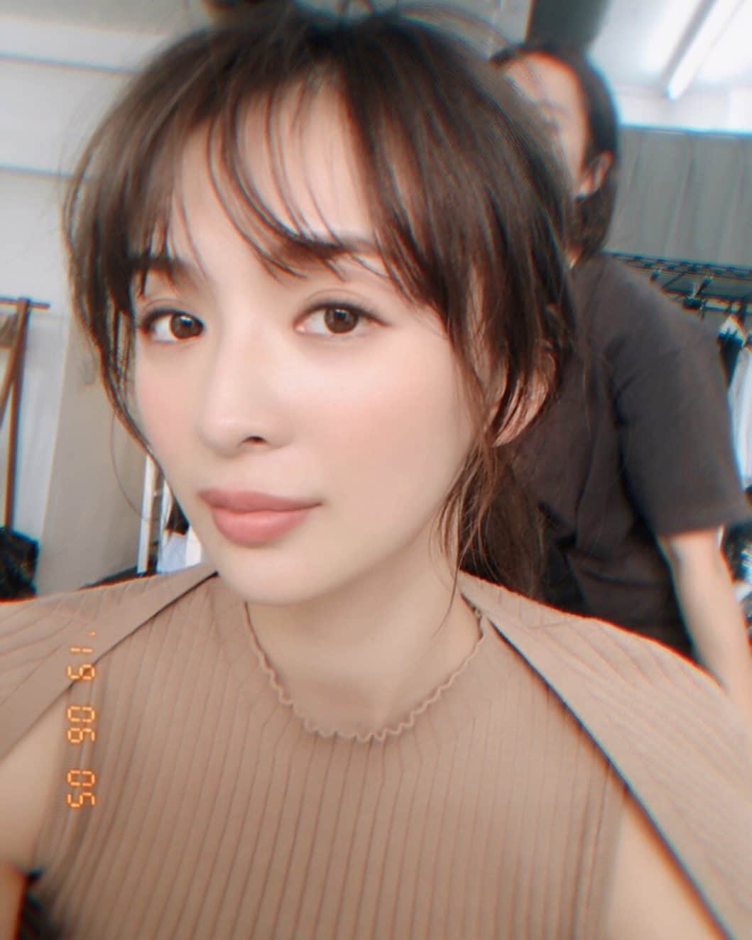 のインスタグラム：「髪暗くしようかな☕️🤎」