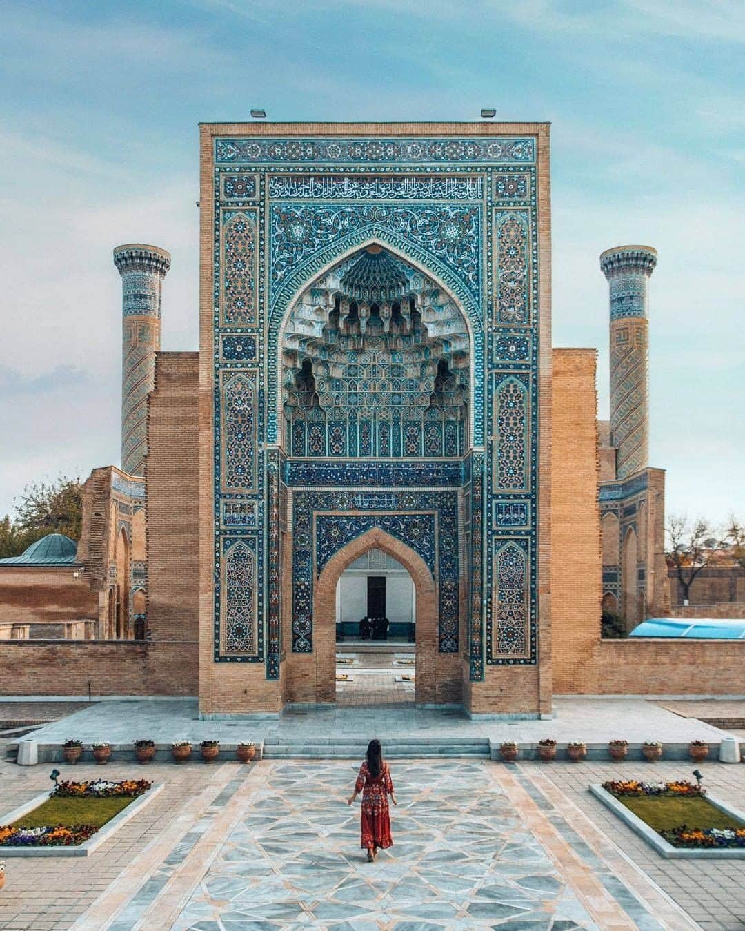 9GAGさんのインスタグラム写真 - (9GAGInstagram)「One can never get enough of the architecture in #Uzbekistan 😍✨ Follow @voyaged for more discoveries around the world! 🌍 | By @thediaryofanomad - #voyaged #discoveries #travel」6月13日 19時30分 - 9gag