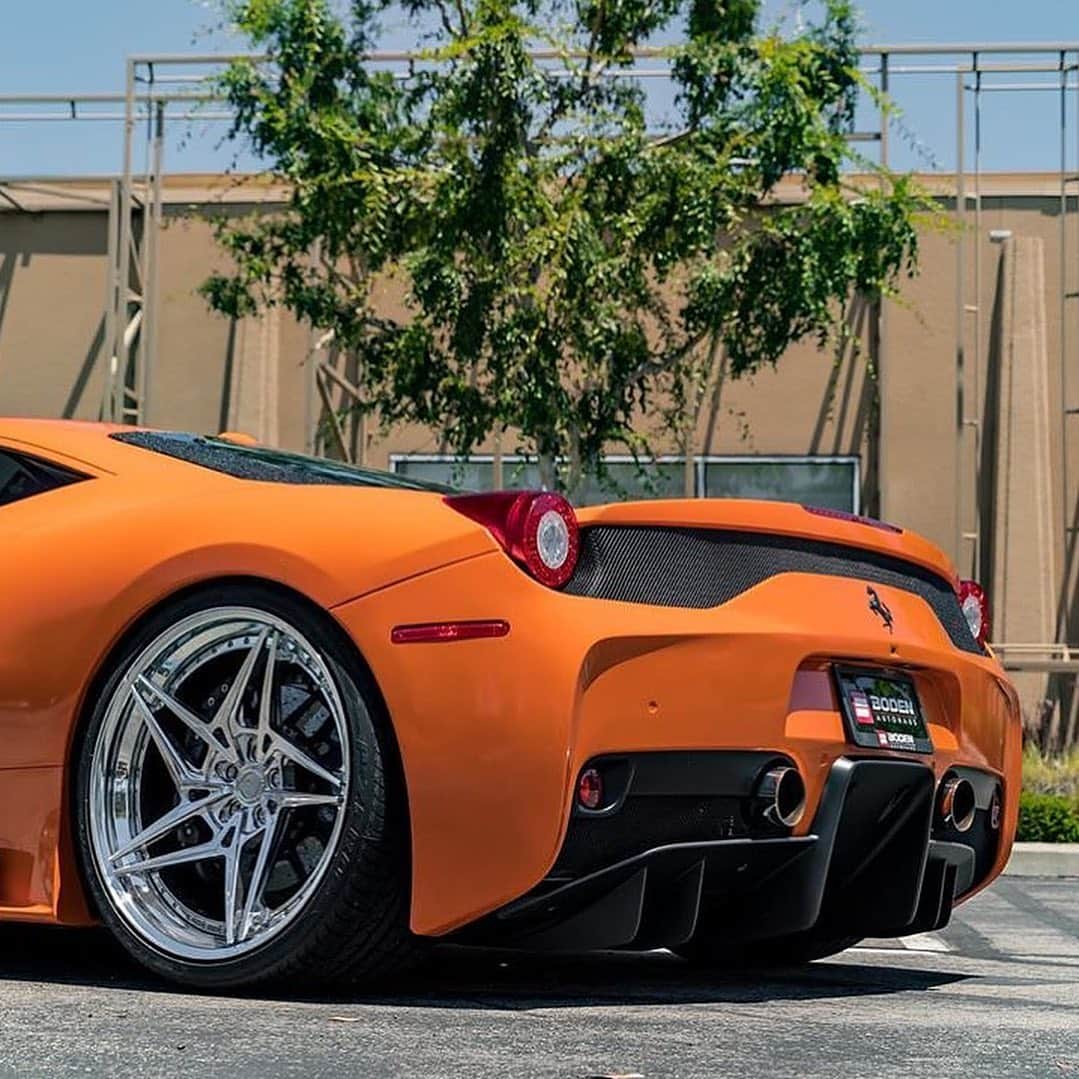 CARLiFESTYLEさんのインスタグラム写真 - (CARLiFESTYLEInstagram)「This Ferrari 458 Speciale on @anrkywheels is just 😍 #carlifestyle #458speciale @boden_autohaus」6月14日 6時20分 - carlifestyle