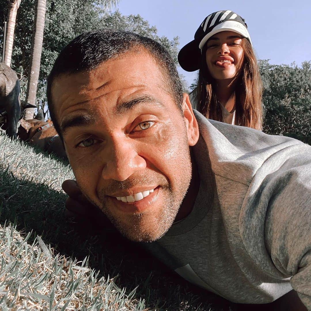 ダニエウ・アウヴェスさんのインスタグラム写真 - (ダニエウ・アウヴェスInstagram)「Natur Mood 😂 #GoodCrazyDad🤪  #SemprePaiNuncaImpaiiiii😜」6月14日 4時53分 - danialves