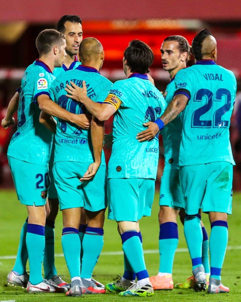 FCバルセロナさんのインスタグラム写真 - (FCバルセロナInstagram)「⚽ 2-0! What a way to score your first goal! 😍 @braithwaite_no1」6月14日 5時52分 - fcbarcelona