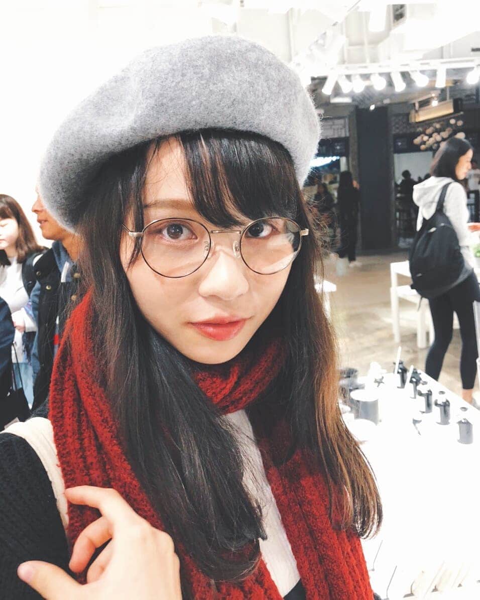 周庭（しゅうてい）のインスタグラム：「- 去年冬天拍下的相片。 很casual也很自然，我蠻喜歡的。」