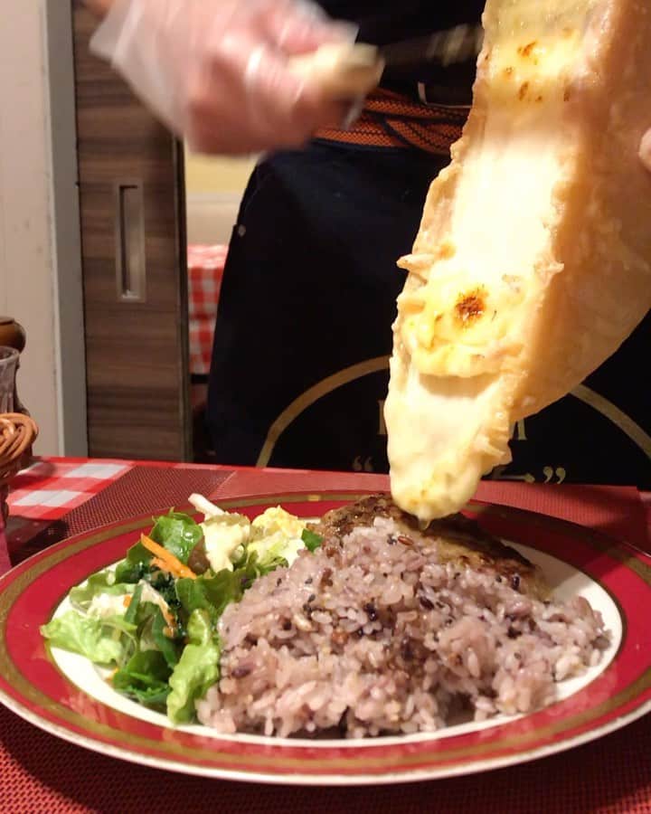 のインスタグラム：「チーズ🧀 🍷に合う😚 Dinner 🥘」