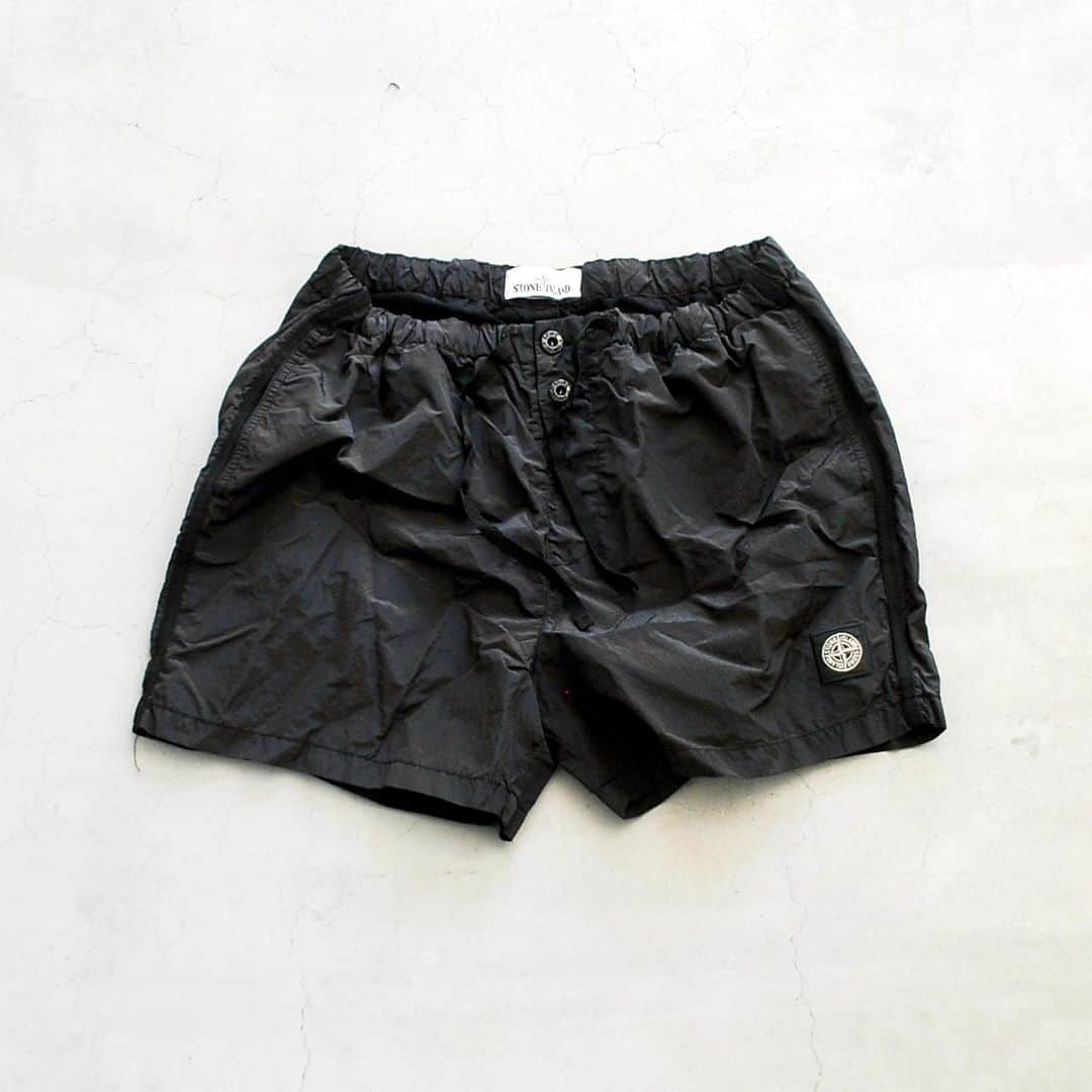wonder_mountain_irieさんのインスタグラム写真 - (wonder_mountain_irieInstagram)「_ STONE ISLAND / ストーンアイランド "NYLON METAL SWIM SHORTS -short- B0643" ¥26,400- _ 〈online store / @digital_mountain〉 https://www.digital-mountain.net/shopdetail/000000009439/ _ 【オンラインストア#DigitalMountain へのご注文】 *24時間受付 *15時までのご注文で即日発送 *送料無料 tel：084-973-8204 _ We can send your order overseas. Accepted payment method is by PayPal or credit card only. (AMEX is not accepted)  Ordering procedure details can be found here. >>http://www.digital-mountain.net/html/page56.html _ #STONEISLAND #ストーンアイランド  _ 本店：#WonderMountain  blog>> http://wm.digital-mountain.info/ _ 〒720-0044  広島県福山市笠岡町4-18  JR 「#福山駅」より徒歩10分 #ワンダーマウンテン #japan #hiroshima #福山 #福山市 #尾道 #倉敷 #鞆の浦 近く _ 系列店：@hacbywondermountain _」6月13日 22時02分 - wonder_mountain_