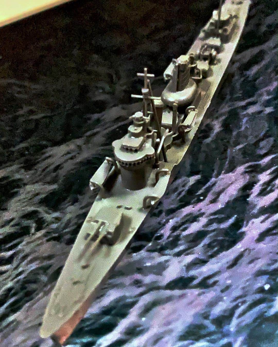 森田繁のインスタグラム：「タミヤ・ウォータラインシリーズ日本海軍駆逐艦｢暁｣。 プラモデルを組んだのは何年ぶりだろうか。」