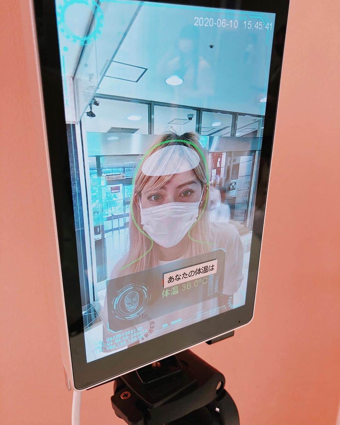 SHIZUKAのインスタグラム：「. 平熱 . I don’t have a fever💁‍♀️」