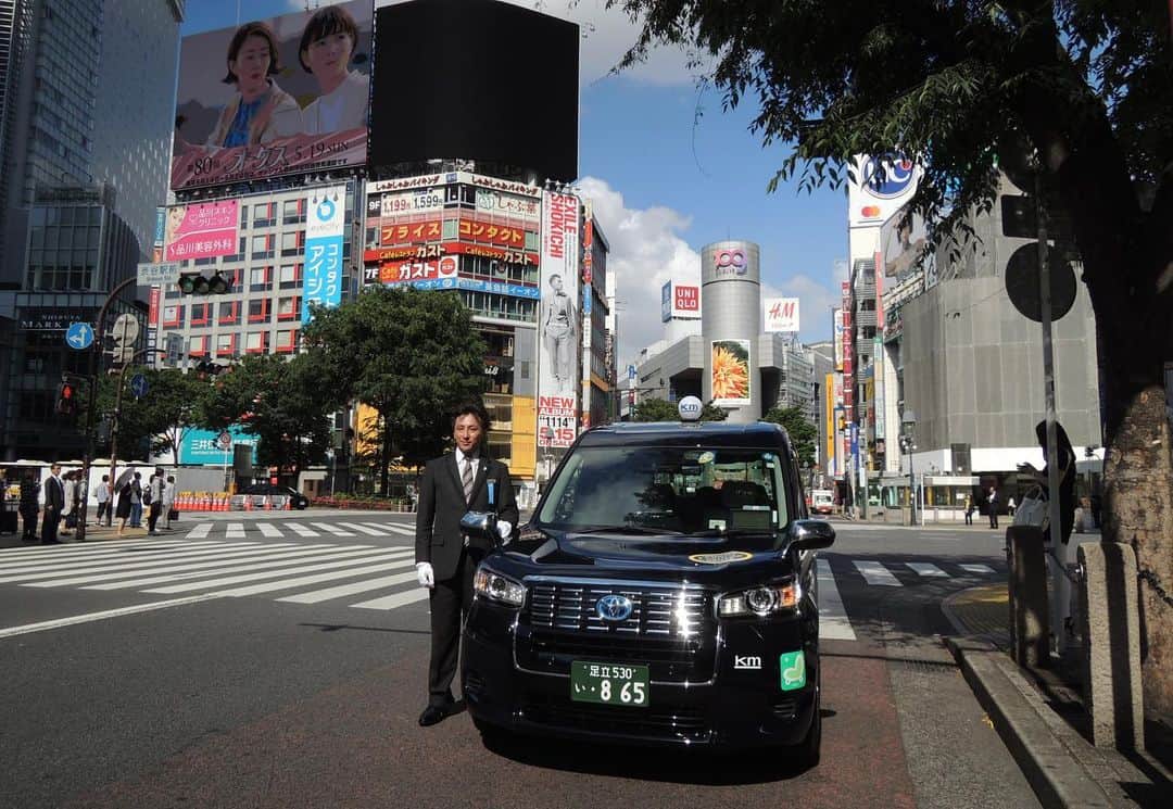 km観光タクシーさんのインスタグラム写真 - (km観光タクシーInstagram)「Shibuya Crossing (2019) #tokyodrive #tokyolife #tokyonow #東京観光タクシー #kmtaxi #thingstodo #thingstodointokyo #thingstodoinjapan #tokyotourism #kmtaxi #tokyotourism #tokyotour #gotokyojp #gotokyojp #tokyotaxiphotoproject」6月13日 22時25分 - tokyodrive.jp