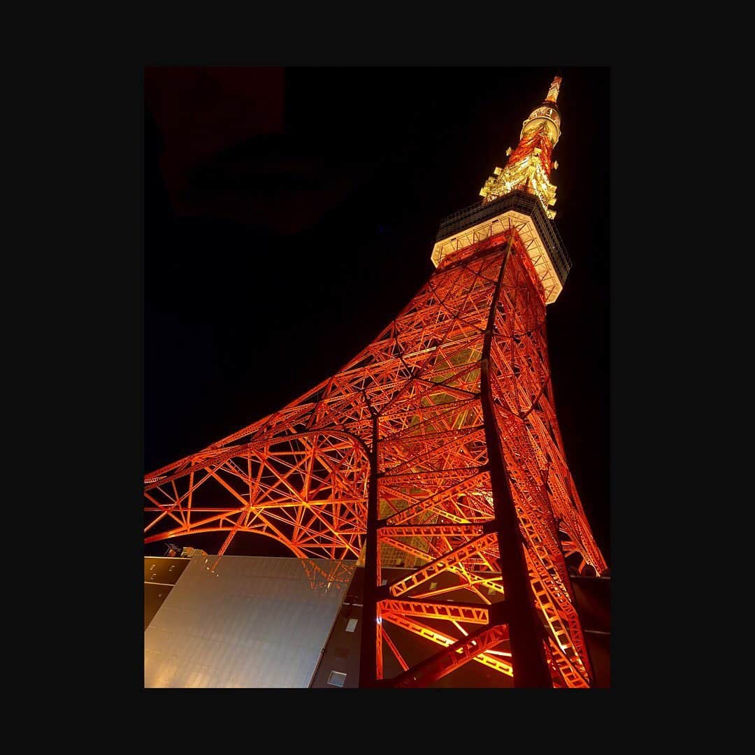近藤頌利さんのインスタグラム写真 - (近藤頌利Instagram)「目の前に立ちはだかる高い高い鉄塔。  #東京タワー  #しょりすたぐらむ #shoristagram #近藤頌利」6月13日 22時32分 - shori_kondo412