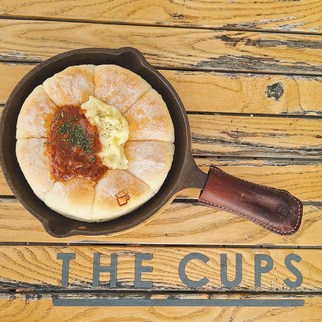 Lisaさんのインスタグラム写真 - (LisaInstagram)「. the cups☕ . 素敵カフェすぎた🍞☕ ワンチャンもOKなの🐶 . 次はうにも連れてってあげよう🐶🤍 #thecups#thecupsharborcafe #cafe#cafestagram」6月13日 22時54分 - lisarobintweety