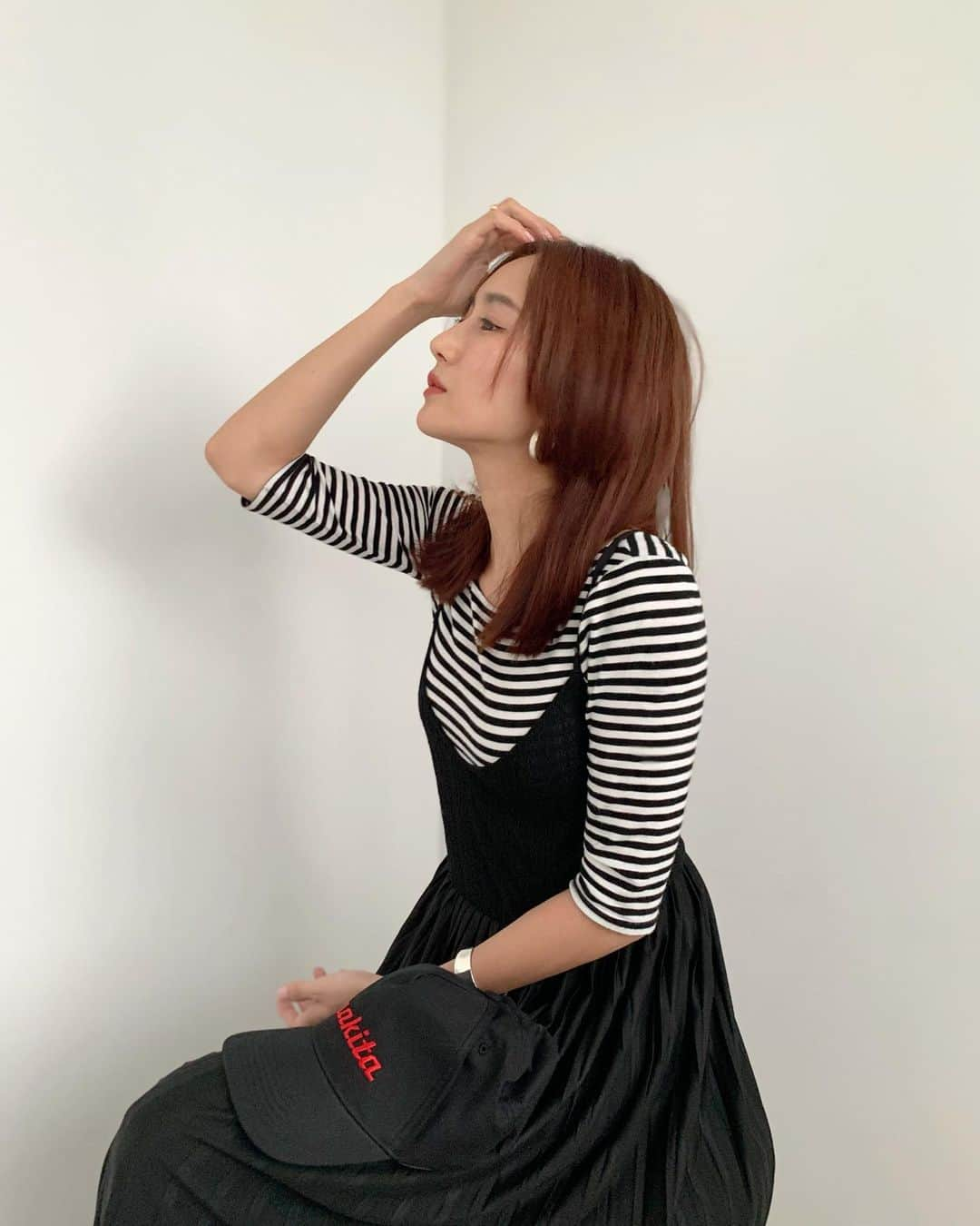 桐山マキさんのインスタグラム写真 - (桐山マキInstagram)「. . . New hair style  @twiggy.miho ❤︎ . . . 3か月ぶりの美容室へ💇‍♀️ 後ろの長さは変わらず サイドの絶妙なニュアンスが 最高にお気に入りです♫ . . . #japan #new #hairstyle  #twiggy  #hairsalon #myfavorite  #model #3か月ぶり #美容室 #スッキリ #長さは変わらず #サイド #ショートボブ #お気に入り #💇‍♀️」6月13日 22時55分 - maki_kiriyama