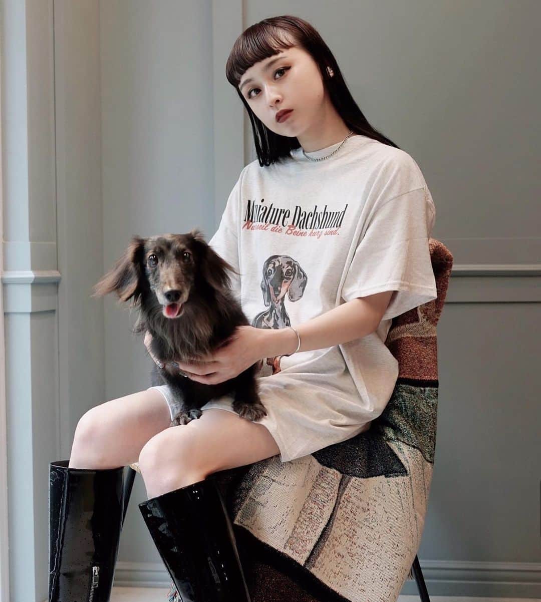 aoiのインスタグラム：「ネロちゃんかわいいまた会いたい！ @ai.ai.oh_yah.yah.yah のTシャツとばっちり🐕♡」