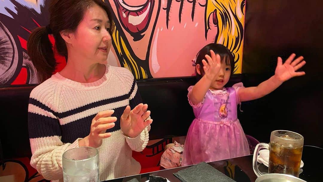 才賀紀左衛門さんのインスタグラム写真 - (才賀紀左衛門Instagram)「朝から良い日でした😄👌💕💕 #親子 #家族 #久しぶり #子育て #癒し #幸せ #パパ #パパっ子 #子育て #子供 #寝顔 #子育てパパ #娘 #生活 #外食 #育児日記 #幸せな時間 #子育てパパ #シンパパ #シンママ #子育てグラム #健康 #子育て日記 #子育てパパ #子育てママ #子どものいる暮らし #子どものいる生活 #子供との時間 #大切な家族 #幸せをありがとう #育児あるある #子育て奮闘中」6月13日 23時31分 - kizaemon0213