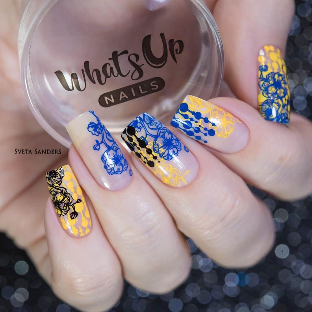 Sveta Sandersのインスタグラム：「#WhatsUpNails B046 stamping plate by @whatsupnails and stamping polishes are by them too)」