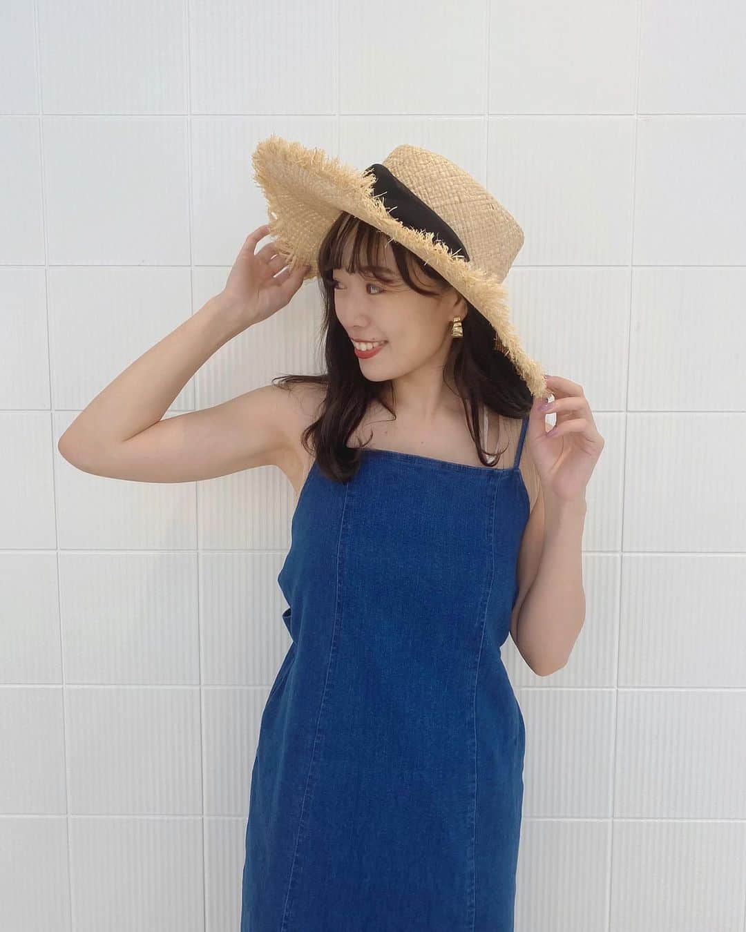 吉田佳菜さんのインスタグラム写真 - (吉田佳菜Instagram)「ㅤㅤㅤㅤㅤㅤㅤㅤㅤㅤㅤㅤㅤ ㅤㅤㅤㅤㅤㅤㅤㅤㅤㅤㅤㅤㅤ 入荷前からずっと楽しみにしていたワンピース💙 着てみたら思っていた以上に柔らかくて ストレッチもきいていて着やすかった！♪ ㅤㅤㅤㅤㅤㅤㅤㅤㅤㅤㅤㅤㅤ この色もすごく可愛かったけど、、 私はもう1色の明るい方のカラーにしました🐬 着たらまた載せます♡ ㅤㅤㅤㅤㅤㅤㅤㅤㅤㅤㅤㅤㅤ ㅤㅤㅤㅤㅤㅤㅤㅤㅤㅤㅤㅤㅤ #デニムワンピース #デニム #ストローハット #kana_chicode #ちわcode #salonbychico #whoswhochico #salonbychico_lucua ㅤㅤㅤㅤㅤㅤㅤㅤㅤㅤㅤㅤㅤ」6月13日 23時54分 - yshdkana
