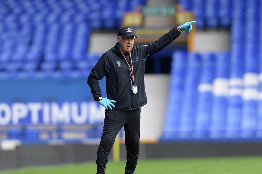 カルロ・アンチェロッティのインスタグラム：「Back at Goodison Park #EFC」