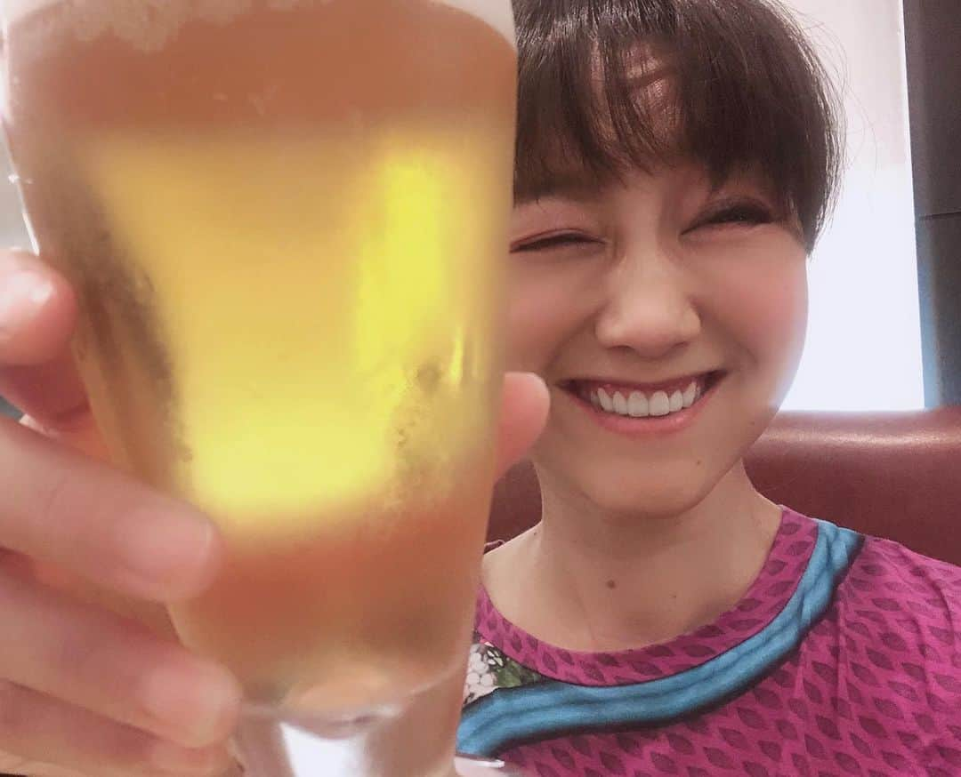 福島和可菜さんのインスタグラム写真 - (福島和可菜Instagram)「はぁー☺️ ビールって、 どうしてこんなに美味しいのだ✨🍺✨ #至福の時間 #幸せの極み #極上時間 #元気な証拠 #毎日チャージ #美味しい #美味し過ぎる #箱買いしてます #世の中にある全ての種類のビールを飲み尽くしたい #夢 #LOVE #beer #飲める喜び #ありがたや #また頑張ろうってなる #原動力 #笑 #炭酸 #好き #乾杯 #嬉しい #happy #顔 #ビールは私を幸せにする #ビール #🍺 #❤️」6月14日 0時16分 - fukushimawakana