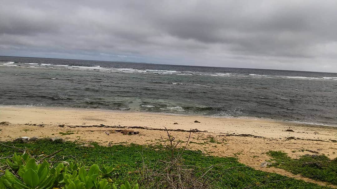 のインスタグラム：「海。  #lovetheearth  #沖縄」