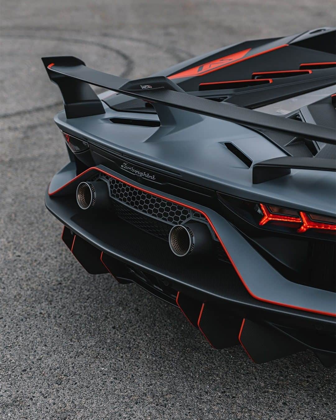 ランボルギーニさんのインスタグラム写真 - (ランボルギーニInstagram)「Dynamism and exclusivity achieved through a blend of perfection and innovation.  Aventador SVJ 63 Roadster is the V12-engined Super Sports Car whose lines, with the roof on or off, clearly identify its aerodynamic design and superiority, thanks to Lamborghini’s ALA 2.0 system.  #Lamborghini #AventadorSVJ63Roadster」6月14日 1時01分 - lamborghini