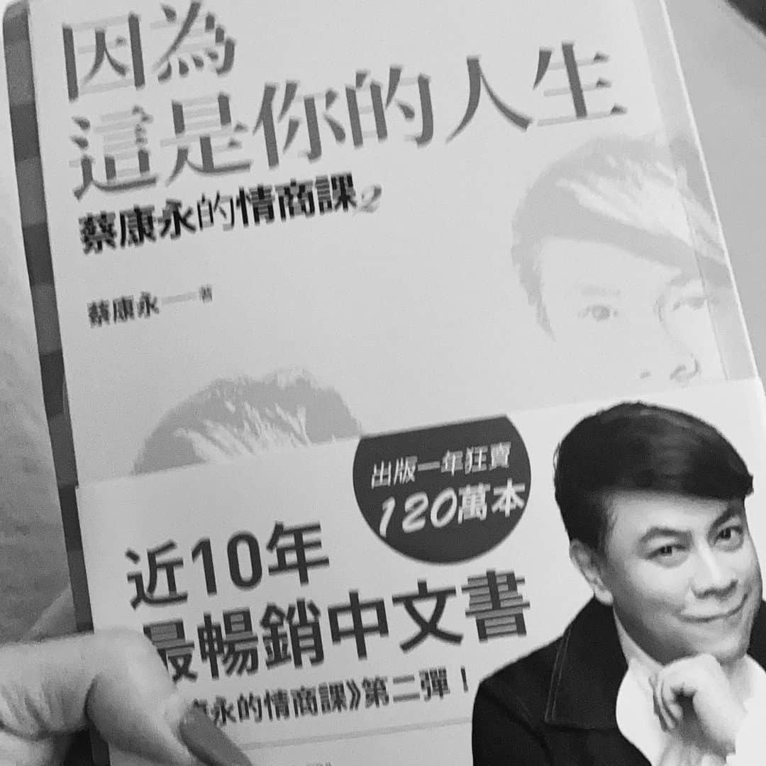 エルヴァ・シャオのインスタグラム：「我有選擇 #感恩圖報 #不要 #假面骑士」