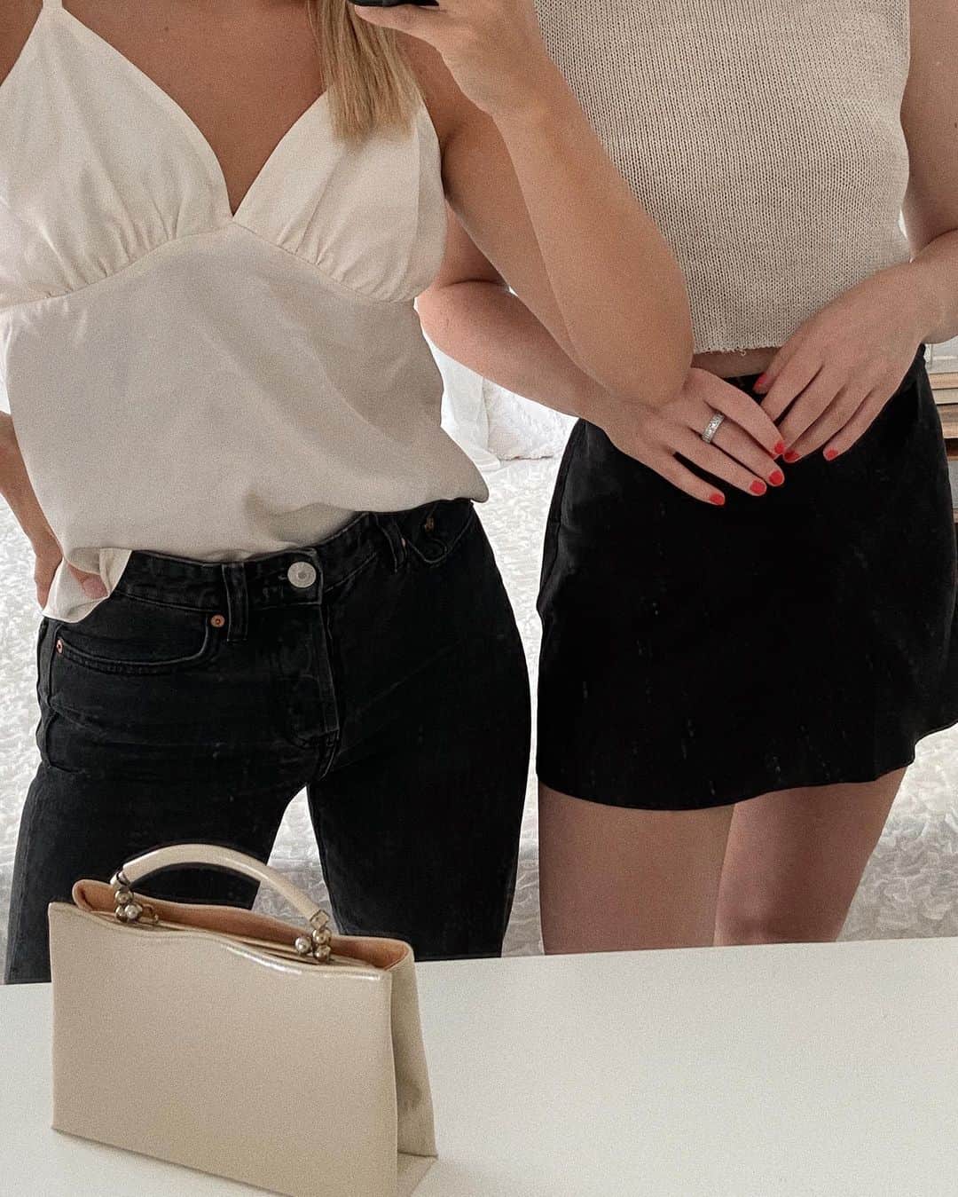Kelsey Simoneのインスタグラム：「We always end up matching」