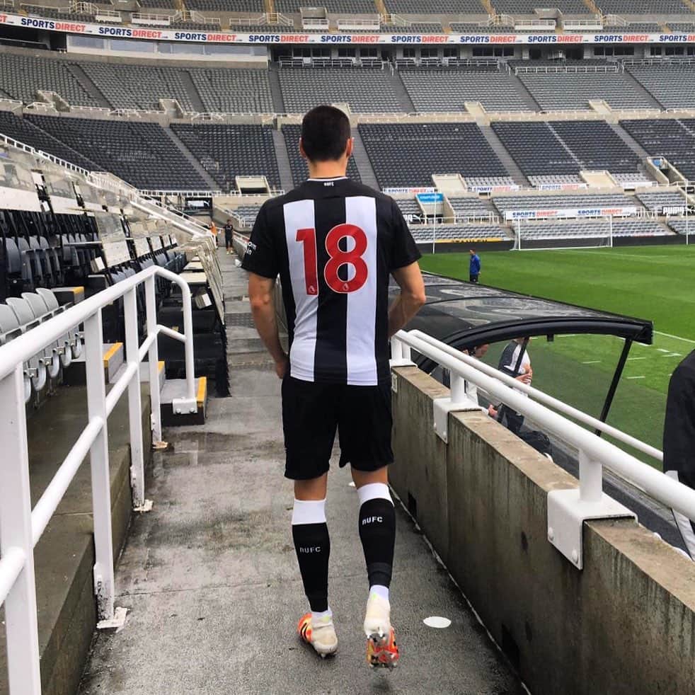 フェデリコ・フェルナンデスのインスタグラム：「90 min in the tank, ready to restart the season. ⚫️⚪️」