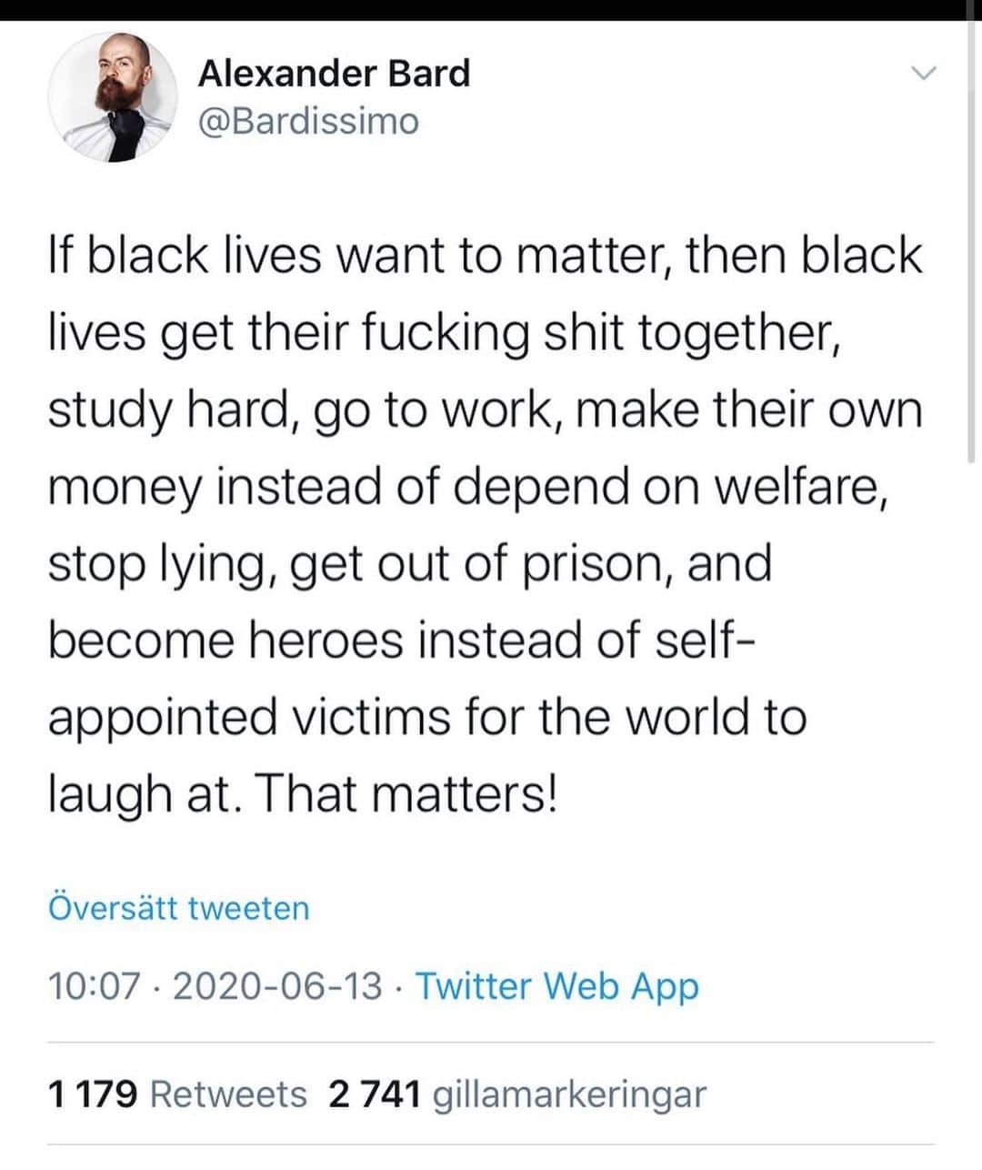 アレクサンデル・イサクのインスタグラム：「@tv4 Har inte ni nolltolerans mot rasism?! Vi har sett er ta ställning och och agera mot annat, vi förväntar oss inget mindre nu! Tills dess, duces👋🏾 @tv4 Don't you have zero tolerance for racism ?! We have seen you take a stand and and act towards other things, we expect nothing less now!  Until then, duces 👋🏾 #BLM #fuckrasism」