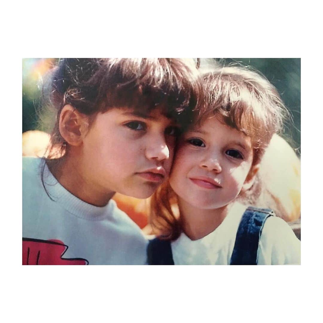 トーレイ・デヴィートのインスタグラム：「Devon 🖤I’ve been looking up to you since I was born.  You are a healer , a frontline warrior, a strong, powerful woman who stands for what she believes. 40 looks good on you, sis. Happy Birthday!! I love you ! @thisisdevond」