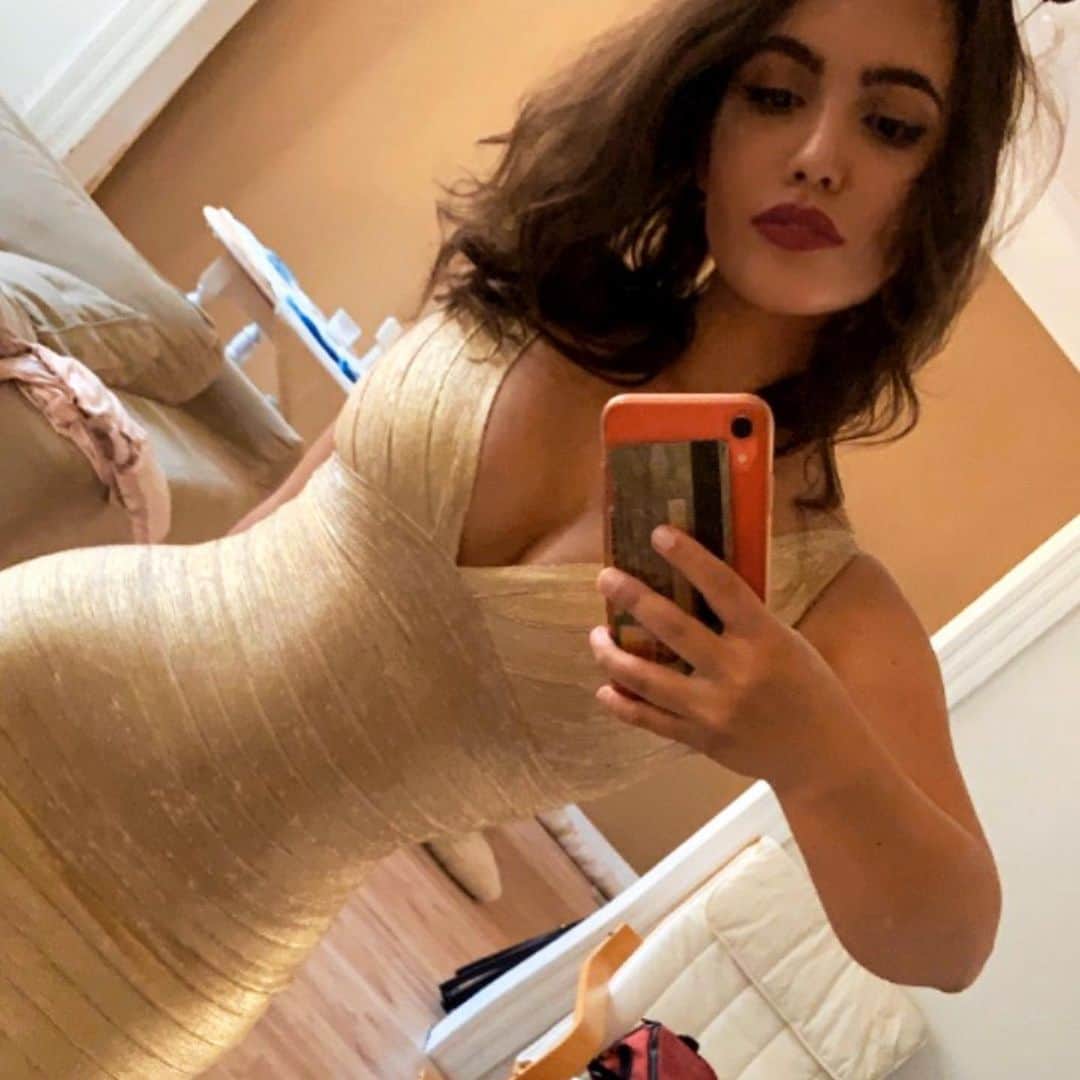 アマニ・ファンシーのインスタグラム：「insta vs reality lololol ✌🏽」
