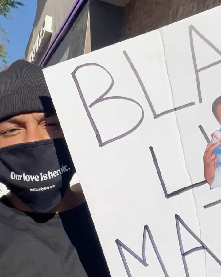 Alfredo Floresのインスタグラム：「“So much more to go. So much more to build..” STAY LOUD! KEEP THE FOOT ON THE GAS! Change is coming!!! #blacktranslivesmatter #blacklivesmatter #justice ✊🏽🖤」