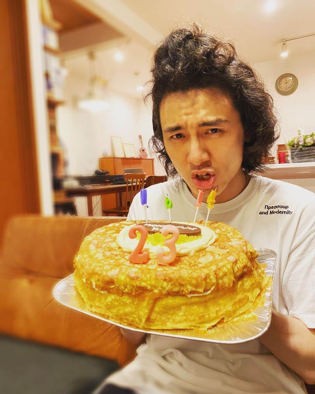 藤井風さんのインスタグラム写真 - (藤井風Instagram)「Thank you for your birthday love. I’m the happiest man in the world. So this year, I gotta think about how I could share and spread my happiness to you guys. God bless us.」6月14日 14時13分 - fujiikaze