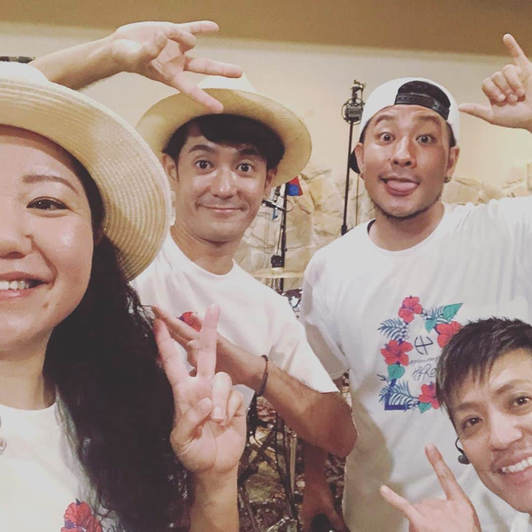 仲宗根泉さんのインスタグラム写真 - (仲宗根泉Instagram)「昨日は、 有料ラインLiveを 見てくれて ありがとうございました😊 初めてだったけど 本当のLiveみたいに 楽しかった！ さすがに イーズーコーナーまでは 無理ですがw . . あと4回あるので HY Live 見たことない方 是非😚 . . #HY #HYラインライブ」6月14日 14時29分 - hy_izumi