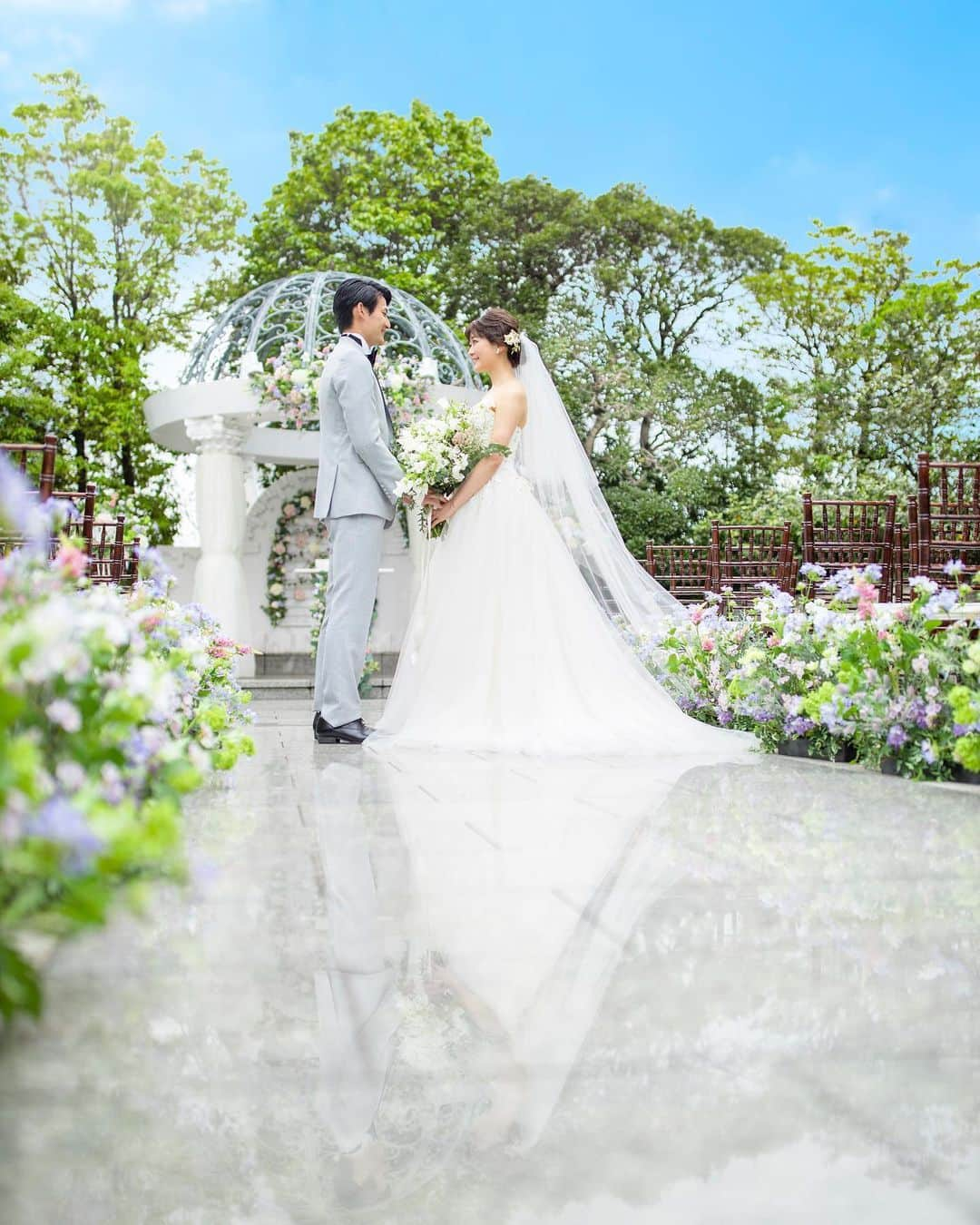 ホテルメルパルク東京ウエディングのインスタグラム：「. ・*〜Garden wedding〜*・ . . #チャペル #ガーデンチャペル #ガーデンウエディング #ナチュラルウエディング #結婚式 #結婚式場 #ブライダル  #ウエディングフォト  #日本中のプレ花嫁さんと繋がりたい #プレ花嫁  #式場探し #メルパルク #メルパルク東京」