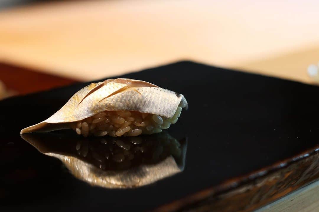 高井直子さんのインスタグラム写真 - (高井直子Instagram)「🍣 母と大好きな三心さん やっぱり。 溜め息出るくらい美味しい🤤 @trinity_spirit  ありがとう😊🍣 #三心」6月14日 14時47分 - naokotakai