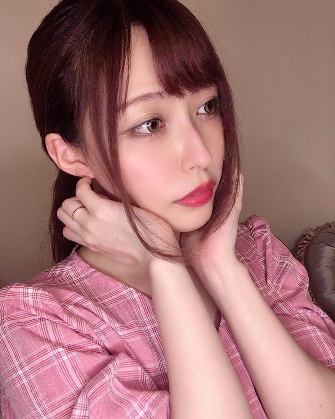 藤咲きく乃のインスタグラム：「カラコン付けたら思ったより派手な発色だった奴 . . . . . . #selfie #model #vocalist #femalevocals #japanesegirl #自撮り　#モデル　#ヴォーカリスト  #カラコン　#カラコンレポ  #revia1day」