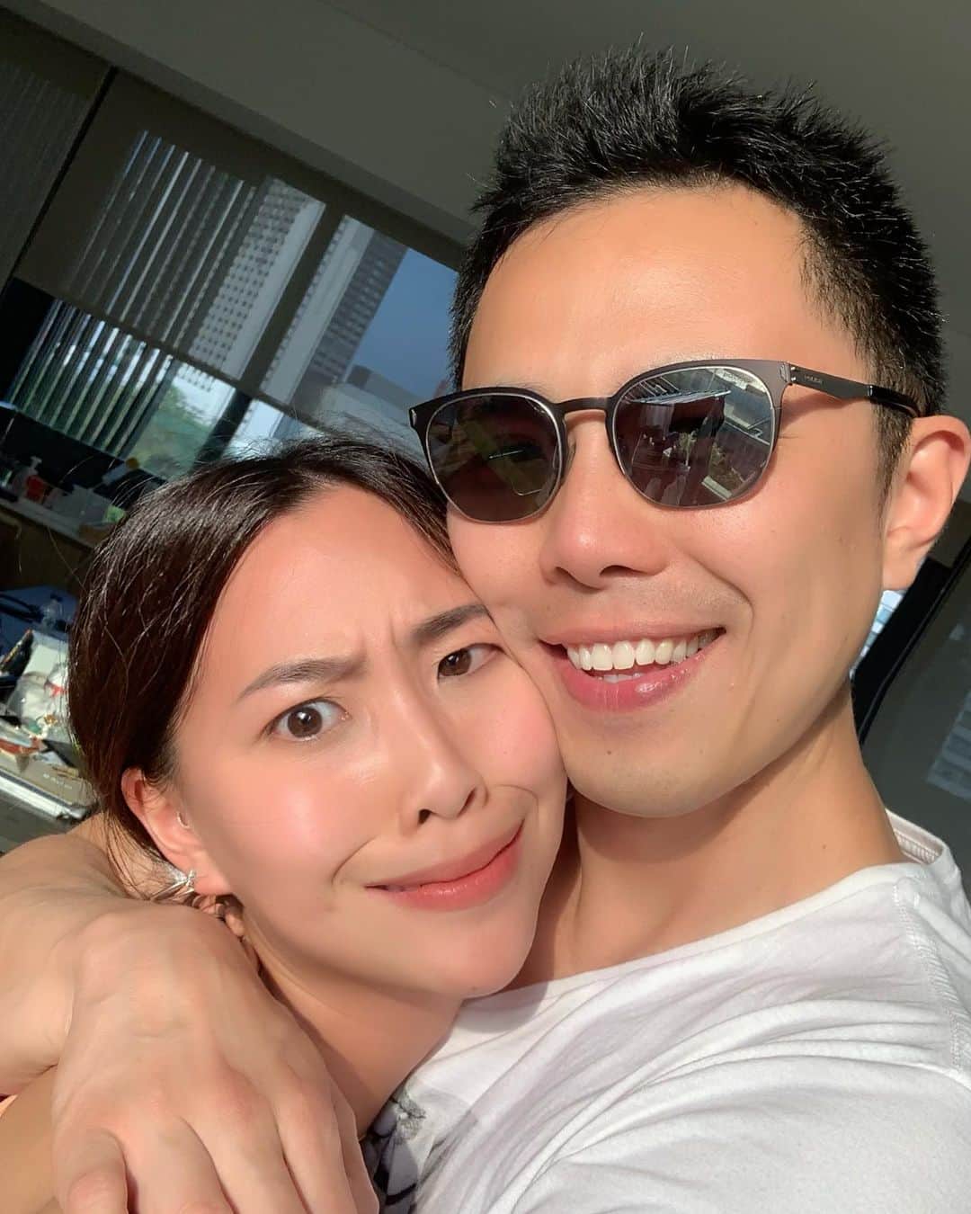 ソニアのインスタグラム：「It’s been an interesting week to say the least, and I just wanna thank my goofy partner in crime for being there even if it meant watching The Real Housewives of Beverly Hills with me (no for real he loves it tho) 🤪 and helping me with my photo shoots, all while trying to sharpen up his Call of Duty skills 🤣 . If you play COD on the PS4... his username is @sealymcsealface I’m not even kidding」