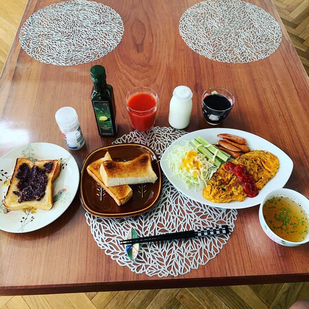 金村義明さんのインスタグラム写真 - (金村義明Instagram)「朝昼飯食べて寝てしもた！体内時計おかしくなってもたー！13時と14時からの練習試合見なきゃ」6月14日 15時20分 - yoshiaki_kanemura