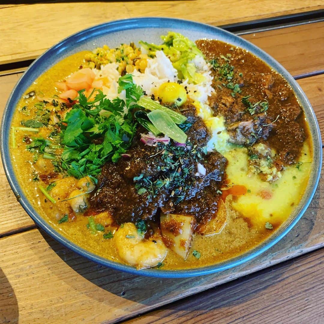 のインスタグラム：「#lunch #curry #あいがけ #yum #spicy #happy #lovelife #instafood #ハードコアカレーシンガー」